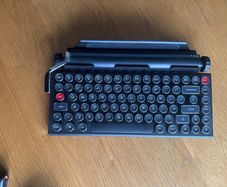 Vintage retro bluetooth keyboard