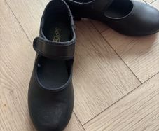 Tap dancing shoes (girls)