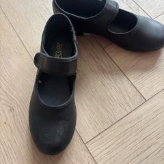 Tap dancing shoes (girls)