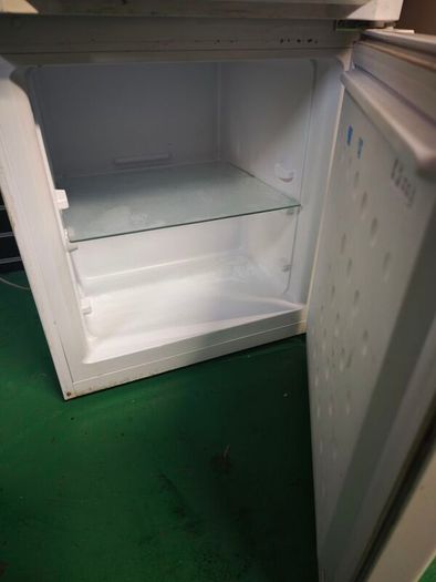 BEKO fridge / Freezer in full working order & bleached clean