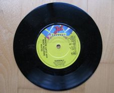 Olivia Newton John with Cliff Richard - Suddenly
