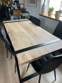 Solid wood dinning table