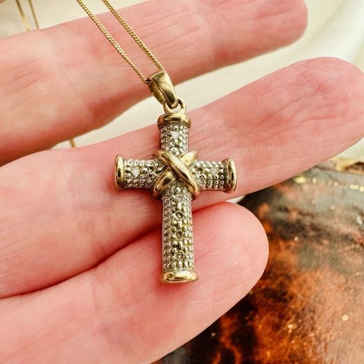 9k gold chain and cross