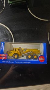 Siku 1877 Volvo Dumper