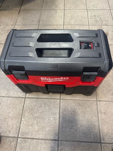 Milwaukee M18