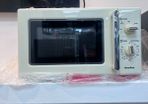 PowerPoint Retro style Cream Microwave (New)