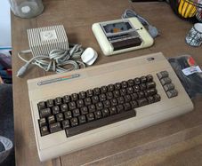 Commodore 64 - C64 Breadbin Bundle - #401
