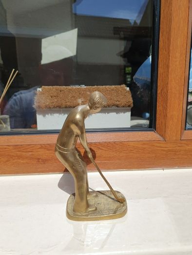 brass golfer