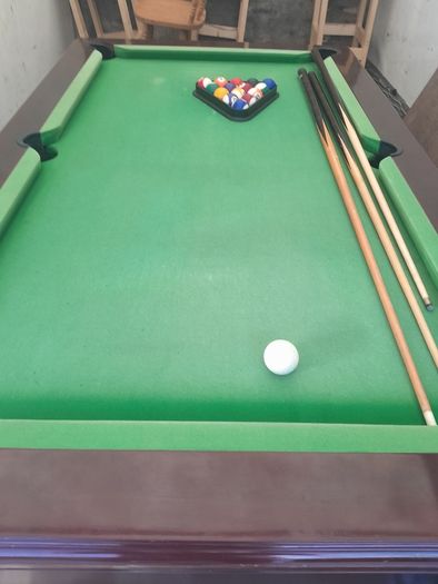 Pool table