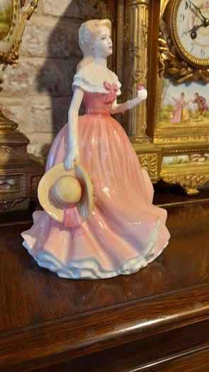 Royal Doulton figurine "Rosie" comes with box