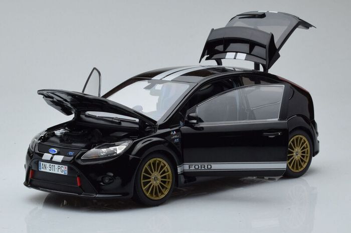 Ford Focus RS mk2 Le Mans Edition 2010 - New in Box - 1/18 - Minichamps