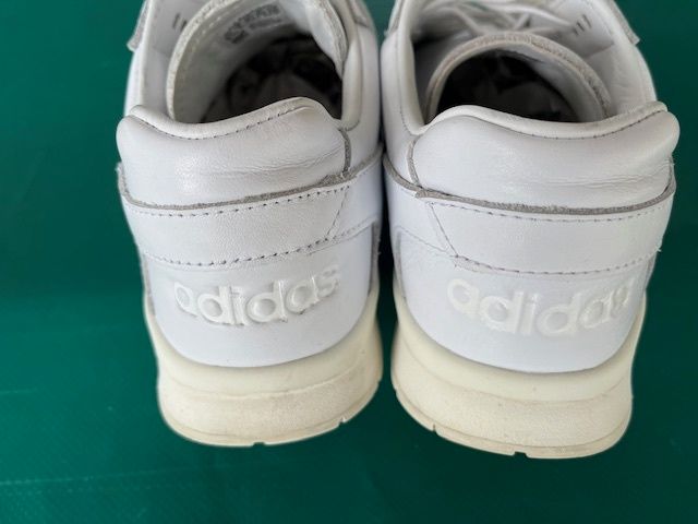 Adidas  AR Trainer. Marathon Running Shoe Sneaker Runners. Super Comfortable Light Weight Uk 6 Eu 39. In Pristine Condition.