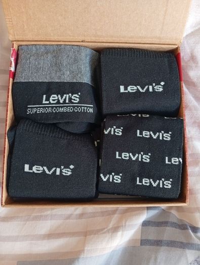 4 Pair Set of Levi's Socks ((Fully Authentic))