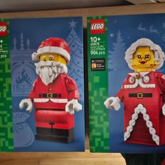 lego perfect Santa pair/Christmas/winter season set 40820 up-scaled Santa+ 40875 Mrs. Claus