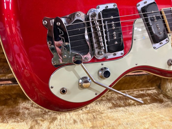 Aria VM-2001 "The Ventures" 40th Anniversary Limited Edition Model Red 2001