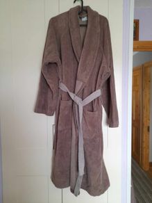 Unisex dressing gown size xl (18)