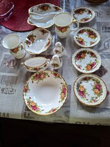 Old Country Rose Royal Albert Porcelain 13 Piece which includes Two Tier Cake Stand, Postage Available or collection