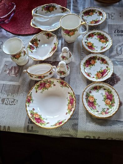 Old Country Rose Royal Albert Porcelain 13 Piece which includes Two Tier Cake Stand, Postage Available or collection