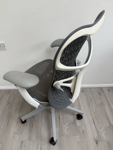 Herman Miller Mirra 2