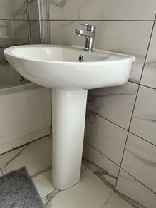 toilet sink with pedestal (tap included) - 3 units