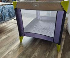 Travel cot free