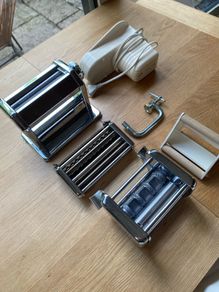 pasta maker and accessories