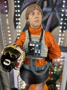 The Star Wars Gentle Giant Luke Skywalker X-Wing Pilot Bust