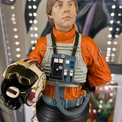 The Star Wars Gentle Giant Luke Skywalker X-Wing Pilot Bust