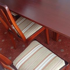 Mahogany table & 6 chairs