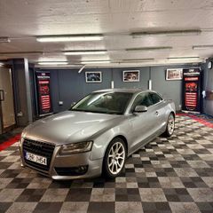 Audi a5 S-line 2.0 Tfsi. 2009