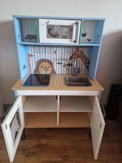 Play Kitchen