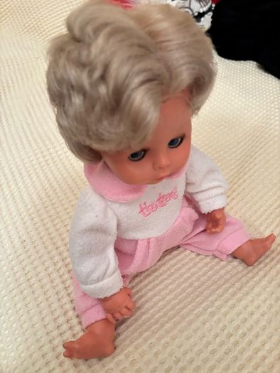 1980's Doll moving eyes. Beautiful Hair.