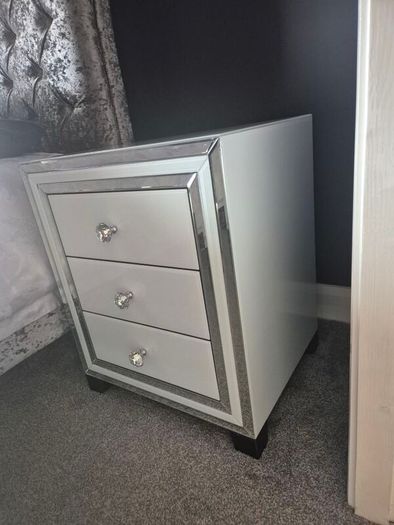 Bedside Lockers for Sale