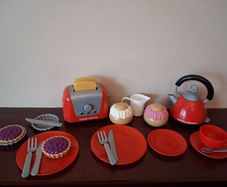 Toy kitchen set