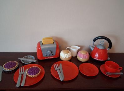 Toy kitchen set