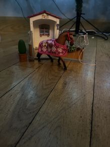 Schleich stable