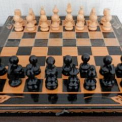 Vintage Wooden Chess / Backgammon Set 38 euro
