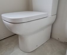 Toilet with soft close seat
