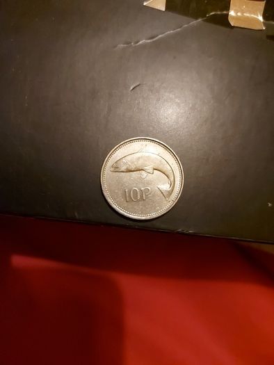 10p irish coin ,used condition,,year 2000,buyer collects or pays postage, extra 2 euros,