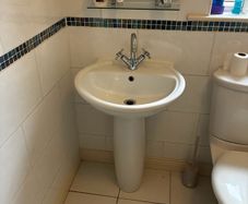 Bathroom suite
