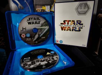 Star Wars ! The Force Awakens ! 2-Disc Blu-ray ! Limited Edition Sleeve - Lightside ! 2016 !