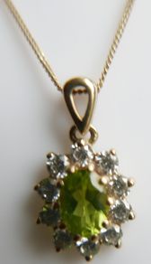 Vintage 9Ct Yellow Gold 375 Oval Peridot Pendant with L-22,5" Chain 2,5g