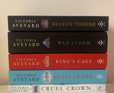 red queen series by victoria aveyard