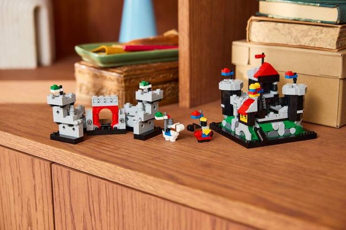 LEGO 40775 Mini Knight's Castle GWP