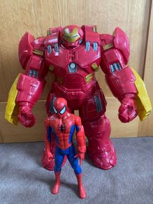 Hulk buster & Spider-Man figure