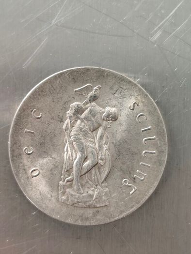 2x Padraig Pearse silver 10 shilling coins