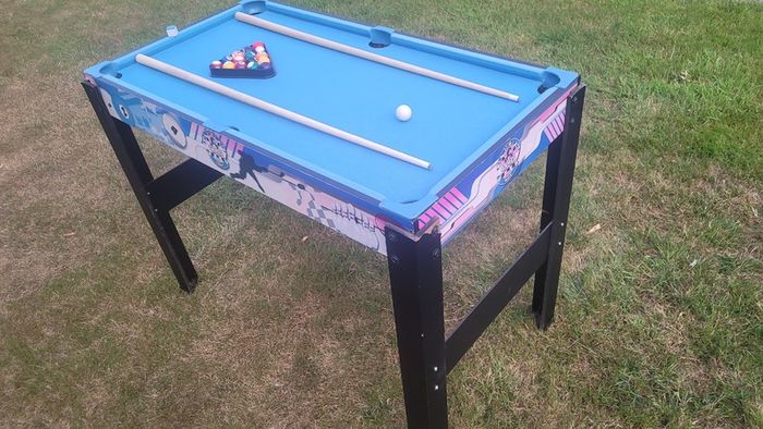 Foosball/pool table