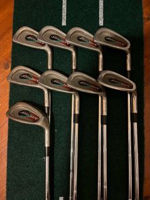 Wilson golf iron set
