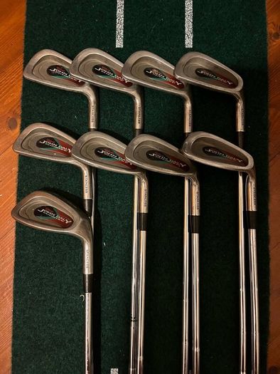 Wilson golf iron set