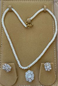 Stunning Pearl & Crystal Pendant Jewellery Set